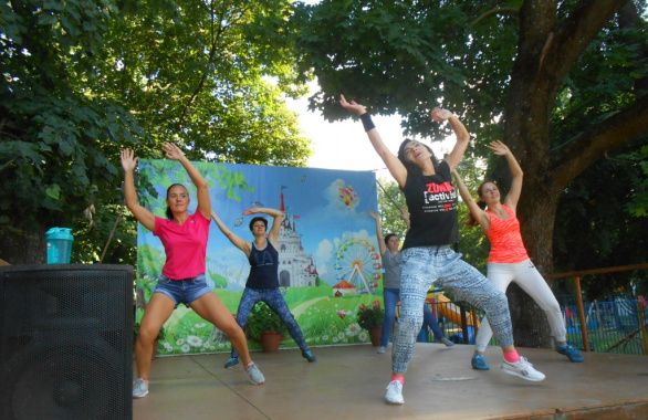"В ритме танца".  Фитнес программа «Zumba»