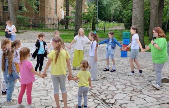 Парк Белинского наполнился задорными ритмами песен