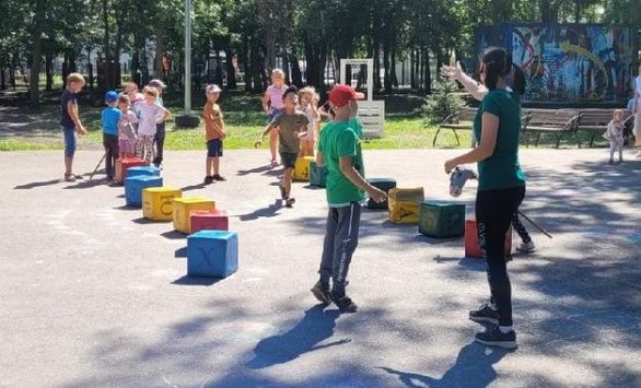 "А у нас во дворе" Детский парк