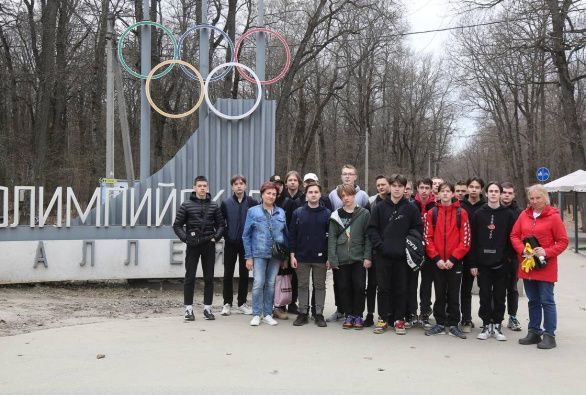Студенты Железнодорожного техникума