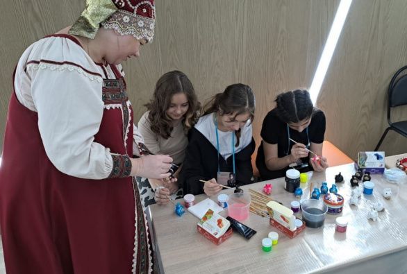 "МОДНЫЙ ДВОР"
