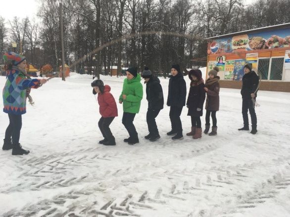 "У февраля два друга – метель да вьюга" "У февраля два друга – метель да вьюга"