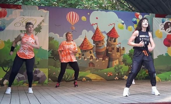 "Зумба" Открытое занятие. Детский парк "Зумба" Открытое занятие. Детский парк