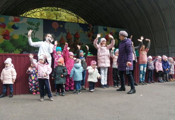 "Под звуки шелеста листвы" "Под звуки шелеста листвы"