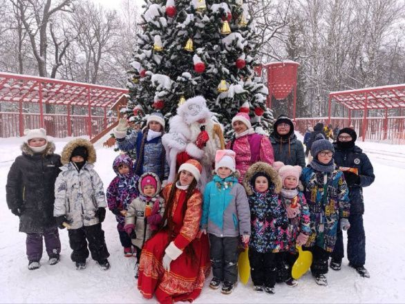 Космический экипаж Деда Мороза. Миссия