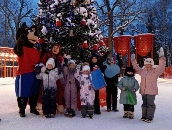 Диско-Ёлка и Атаманша из "Бременских музыкантов" 