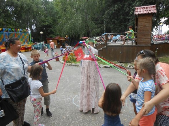 Вспоминали народные игры