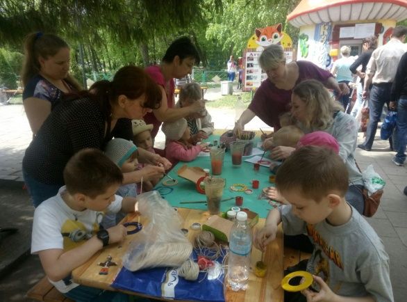 Роспись деревянной подвески
