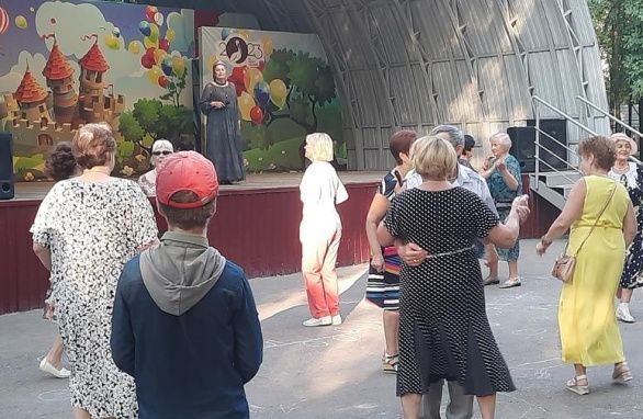 Замечательный музыкальный вечер...Детский парк Замечательный музыкальный вечер...Детский парк
