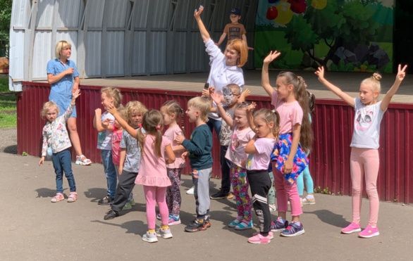 "На волшебной полянке" "На волшебной полянке"