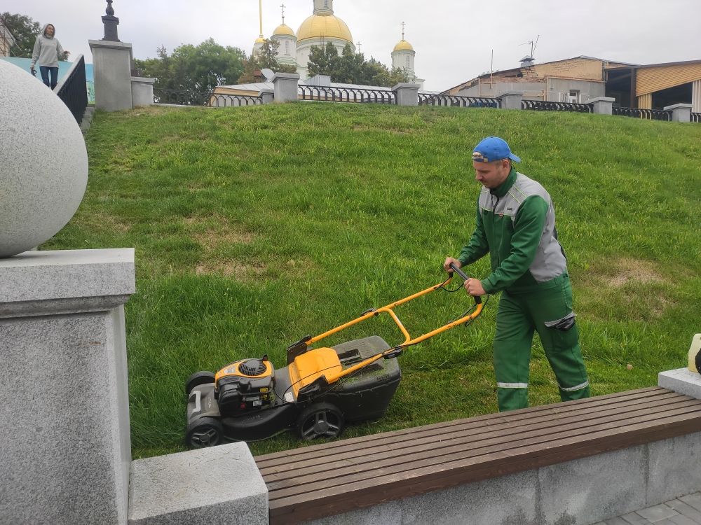 Исторический вал. Август