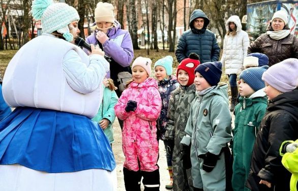 В Детский парк заглянули сказочные герои