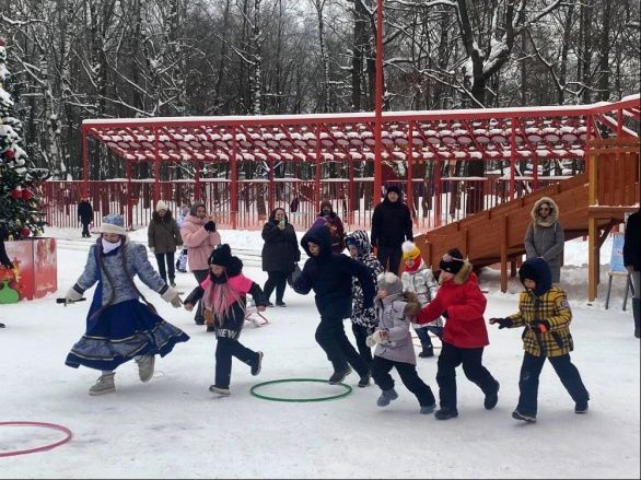 Снегурочки спасают Новый год...