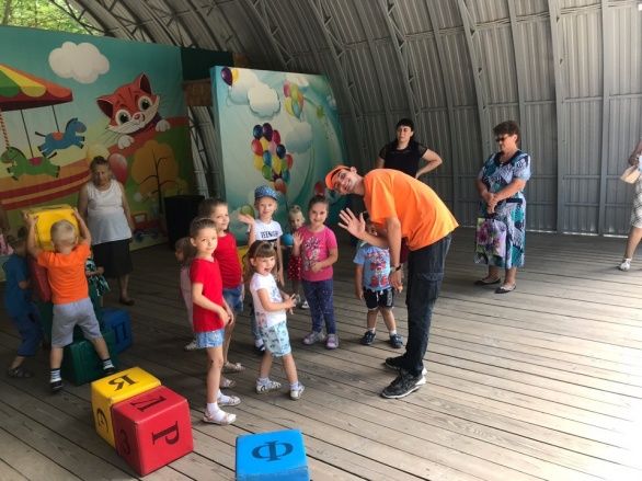 «Быть здоровым модно!» и «Крибли, крабли, бумс!» «Быть здоровым модно!» и «Крибли, крабли, бумс!»