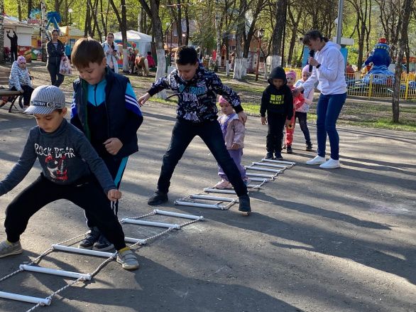 "Вместе весело шагать" "Вместе весело шагать"