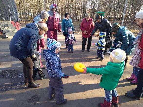 «А теперь с тобой вдвоём-песни петь скорей начнём!»