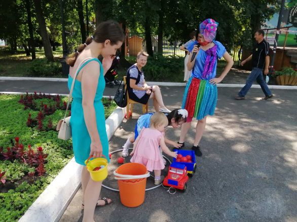 "Да здравствует детство!" "Да здравствует детство!"
