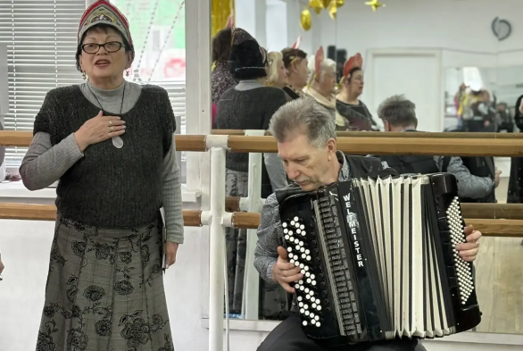 Участницы "Околицы" поздравили