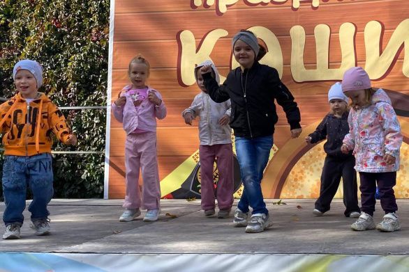 Веселье и детский смех 