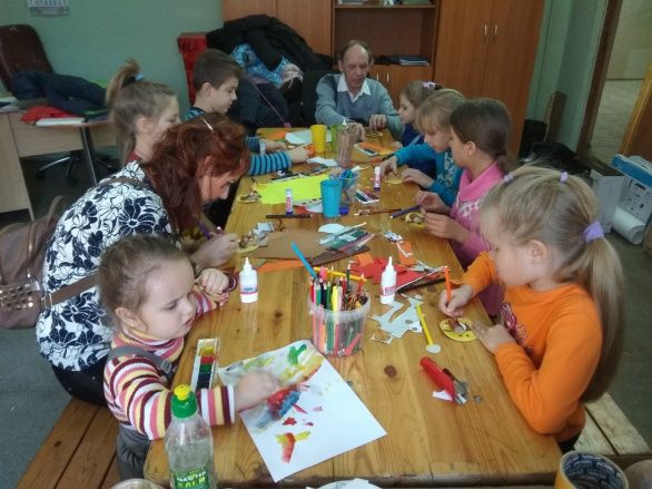 "Символ нового года из цветной бумаги"