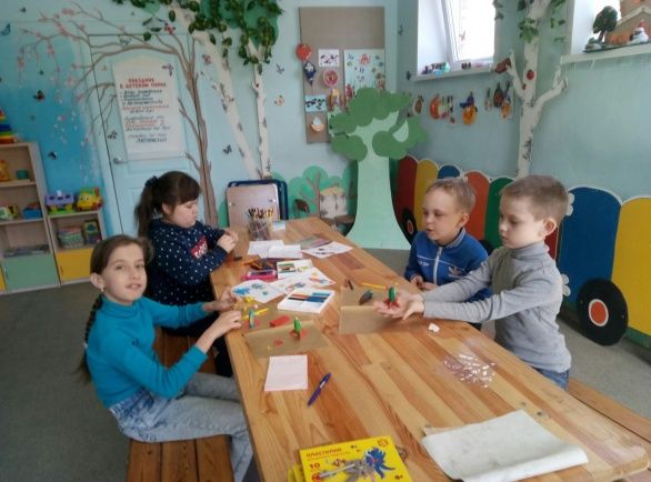 Рисуем восковыми мелками