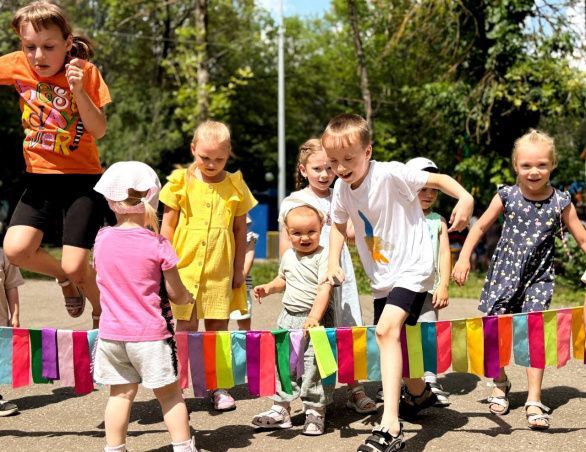 Весёлый Арбузик и ребята