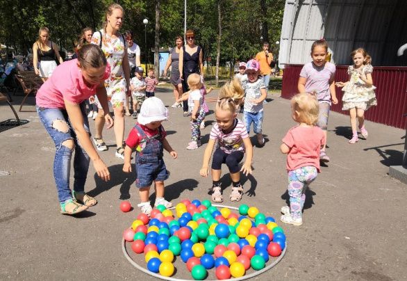 "Подвижные игры на свежем воздухе "