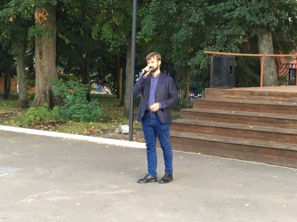 Солист Андрей Малышев 