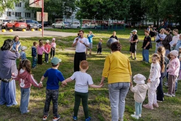 Во дворе дома по адресу ул.8 марта