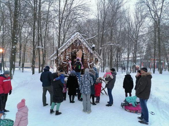 Бабушка Яга снова порадовала гостей Детского парка