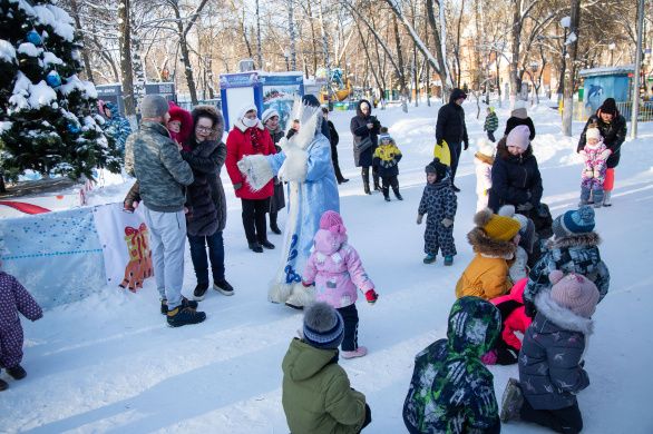 Новогоднее театрализованное представление у Ёлки Новогоднее театрализованное представление у Ёлки