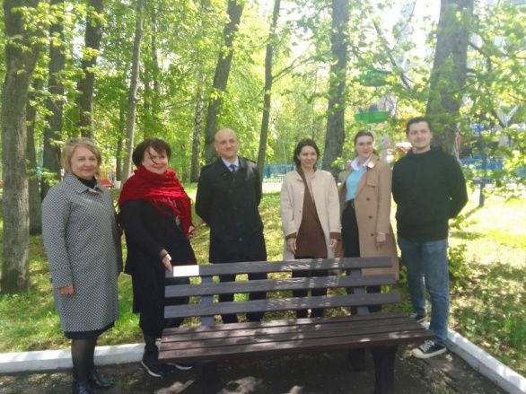 Установка эко-лавочки в парке Белинского