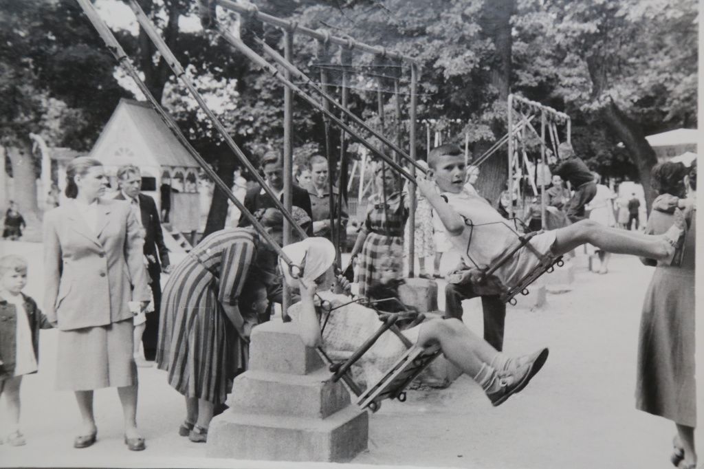 Качели.JPG